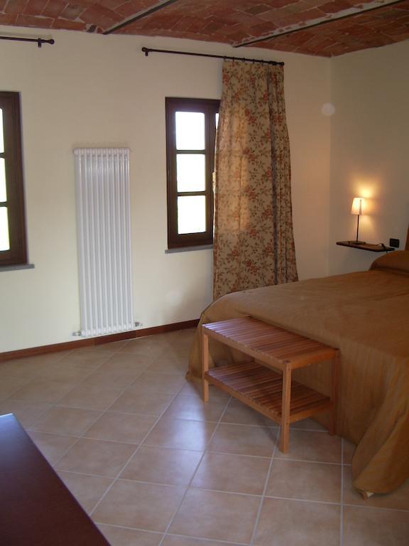 B&B Cascina Gaione Via Gallina,18B 12052 Neive Cn Quarto foto